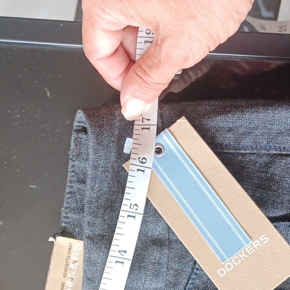 Dockers midrise curvy Capri Black Jeans size 12 - Picture 6 of 8